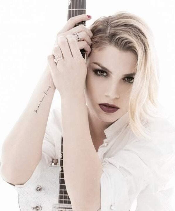 emma-marrone-lamore-non-mi-basta-virale